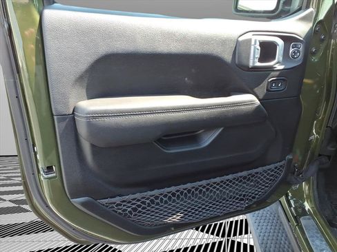 Used 2021 Jeep Wrangler Unlimited Rubicon AWD/4WD image 15
