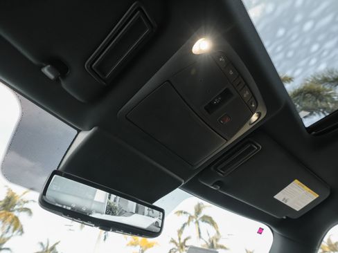 Used 2024 INFINITI QX80 Sensory image 20