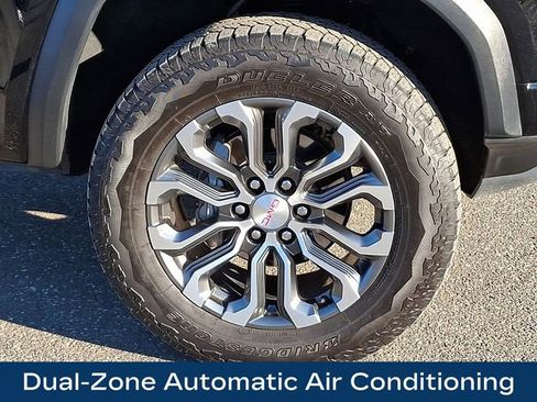 Used 2023 GMC Canyon Denali image 12