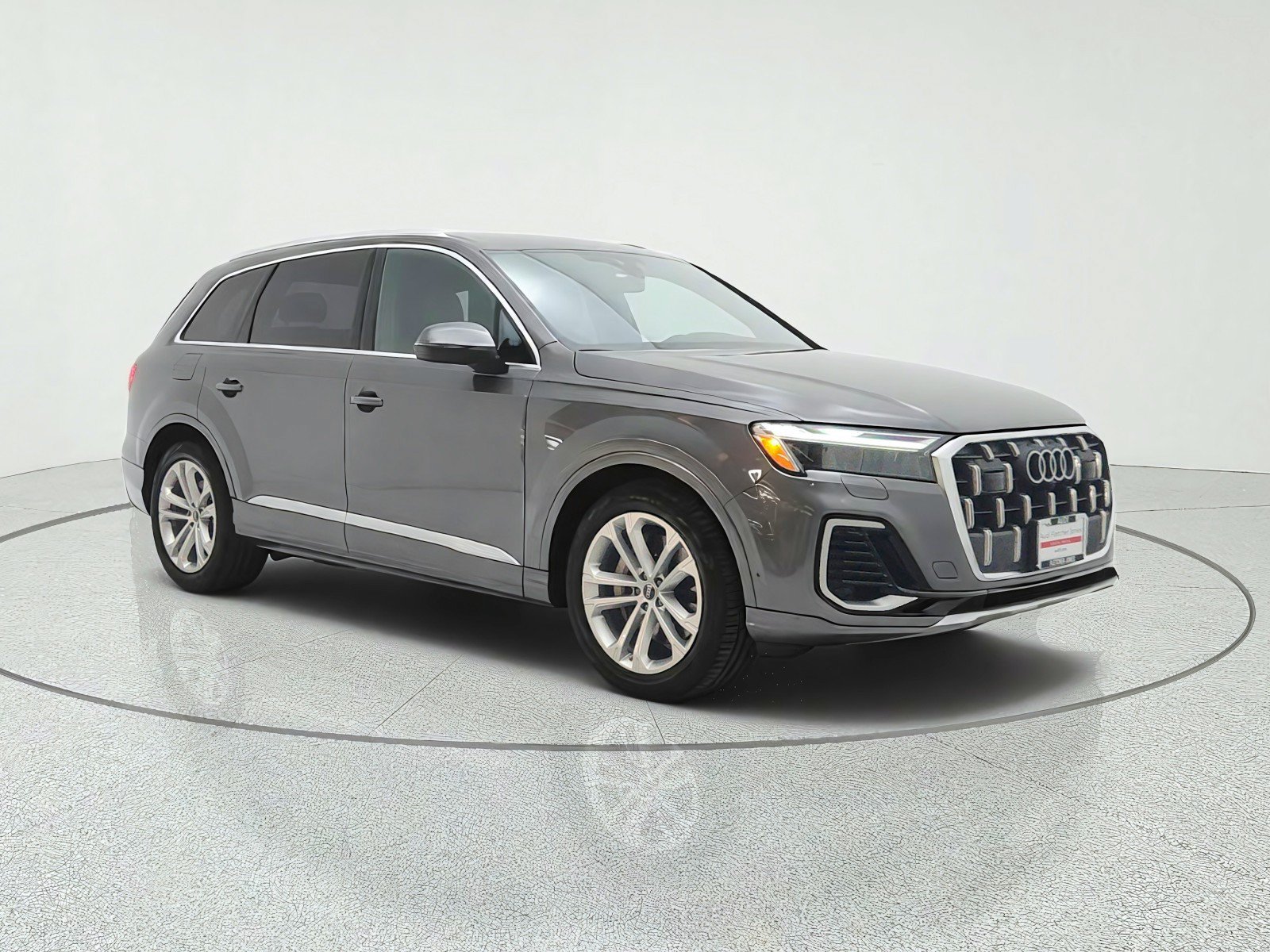 Used 2025 Audi Q7 3.0T Premium Plus w/ Premium Plus Package AWD/4WD image 3