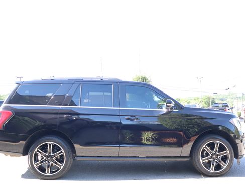 Used 2021 Ford Expedition Limited RWD image 6