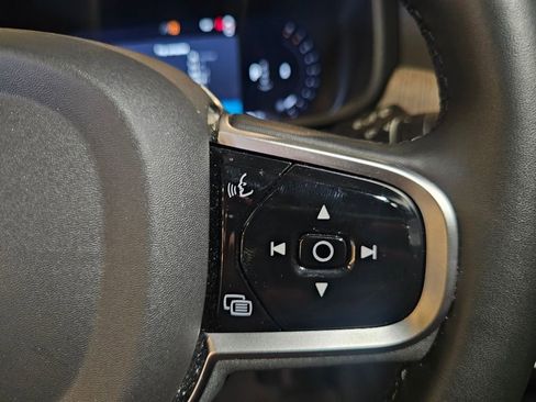 Certified 2025 Volvo V90 B6 Cross Country Plus AWD/4WD image 22
