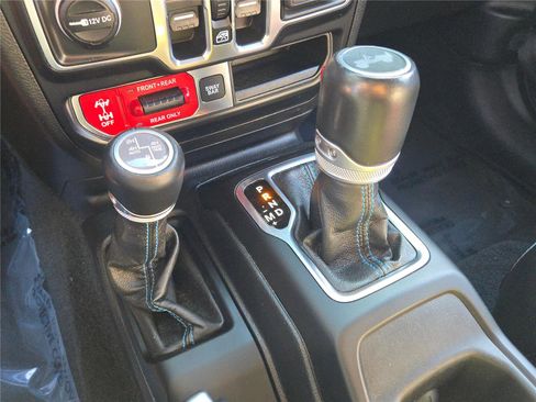 Used 2023 Jeep Wrangler Unlimited Rubicon 4xe image 30