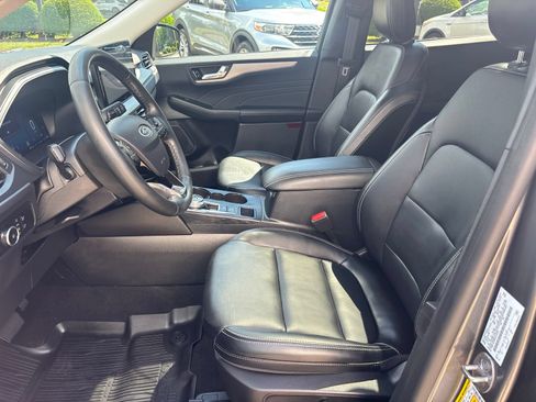 Used 2023 Ford Escape Platinum AWD/4WD image 13