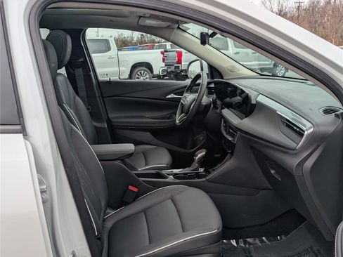 Used 2025 Buick Encore GX Avenir w/ Avenir Technology Package image 12