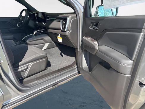 New 2026 GMC Canyon Elevation w/ Convenience Package image 6