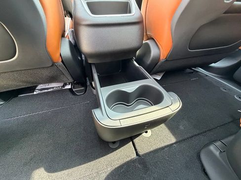 New 2026 Chrysler Pacifica Pinnacle FWD image 30
