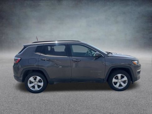 Used 2021 Jeep Compass Latitude w/ Convenience Group AWD/4WD image 7