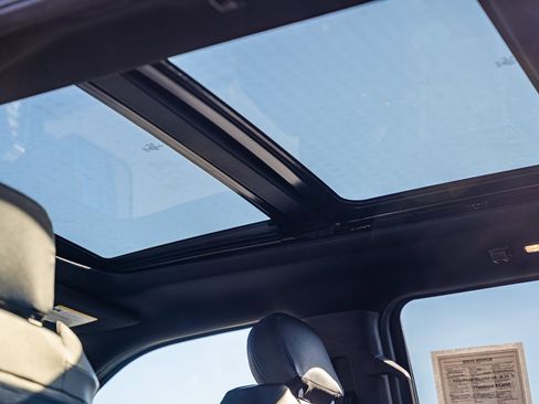 Certified 2019 Ford F150 Raptor w/ Equipment Group 802A Luxury image 26