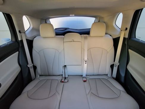 Used 2019 Buick Envision Essence FWD image 23