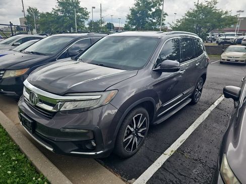 Used 2019 Honda Pilot Touring image 1
