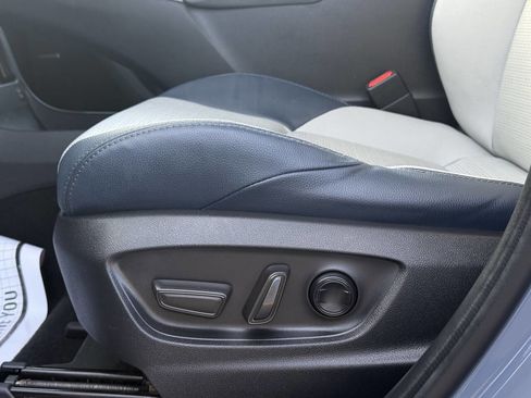 Used 2023 Toyota bZ4X AWD image 13