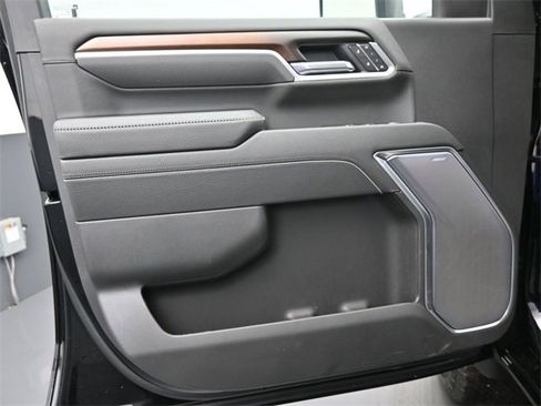 New 2025 GMC Sierra 2500 Denali w/ Denali Reserve Package image 12