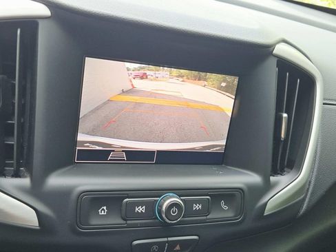 Used 2024 GMC Terrain SLE w/ Driver Convenience Package FWD image 25