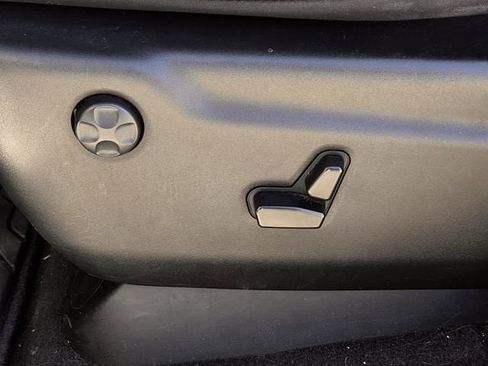 Used 2015 Jeep Grand Cherokee Overland image 25