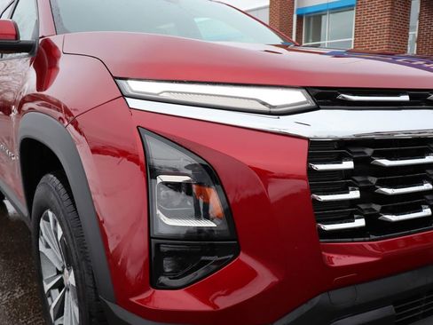 Used 2025 Chevrolet Equinox LT w/ Safety and Technology Package image 4