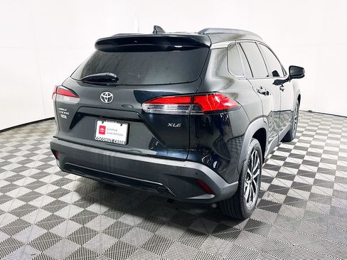 Used 2023 Toyota Corolla Cross XLE w/ Convenience Package FWD image 3