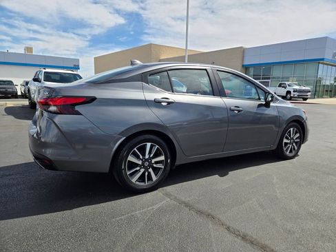 Used 2021 Nissan Versa SV FWD image 6