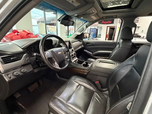 Used 2020 Chevrolet Suburban LT image 24
