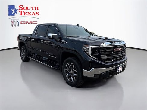 Used 2025 GMC Sierra 1500 SLT image 1