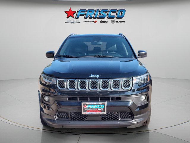 Used 2024 Jeep Compass Latitude AWD/4WD image 2