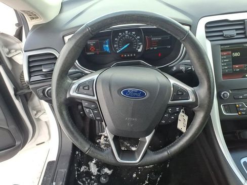 Used 2016 Ford Fusion SE image 18