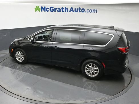 Used 2023 Chrysler Pacifica Touring-L FWD image 25