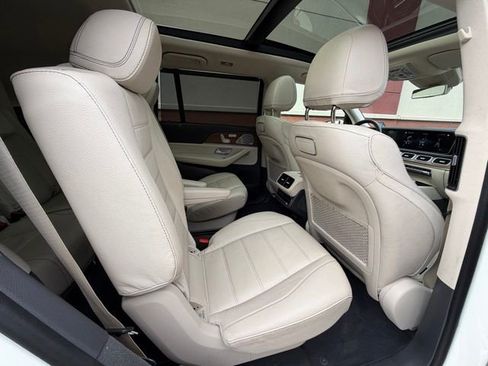 Used 2020 Mercedes-Benz GLS 450 4MATIC image 28