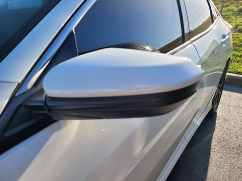 Used 2019 Honda Civic EX-L image 9