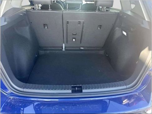 Used 2024 Volkswagen Taos SE image 5