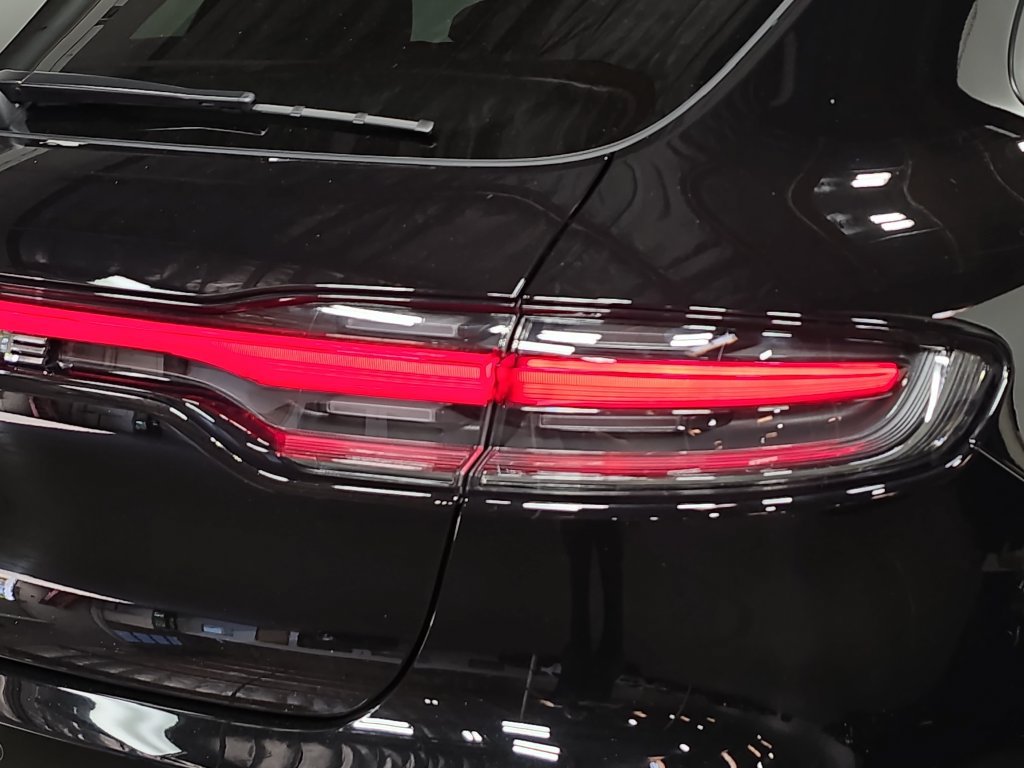 Certified 2026 Porsche Macan AWD/4WD image 30