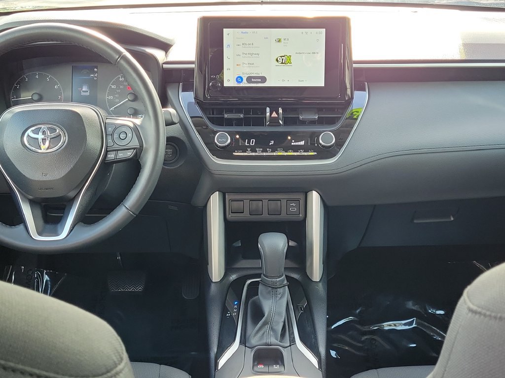 Used 2025 Toyota Corolla Cross LE w/ Moonroof Package FWD image 16
