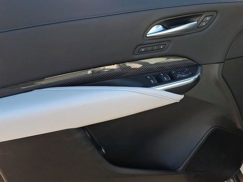 Used 2024 Cadillac XT4 Sport image 11