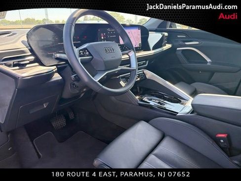 Used 2025 Audi Q5 Premium Plus w/ Premium Plus AWD/4WD image 10