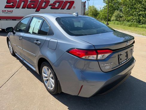 Certified 2025 Toyota Corolla LE w/ LE Premium Package FWD image 3