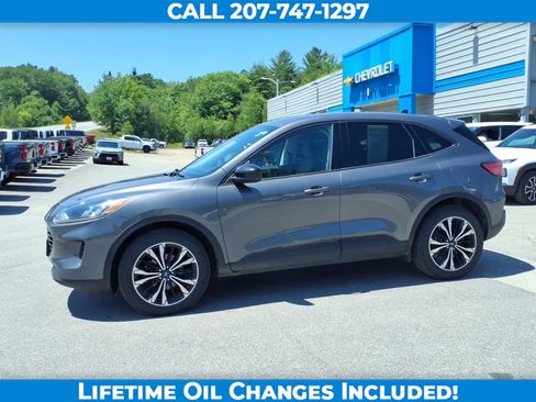 Used 2021 Ford Escape SE w/ SE Sport Appearance Package AWD/4WD image 8
