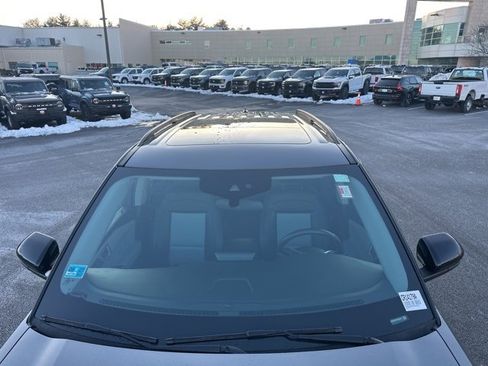 Used 2023 Ford Explorer XLT w/ Equipment Group 202A image 8