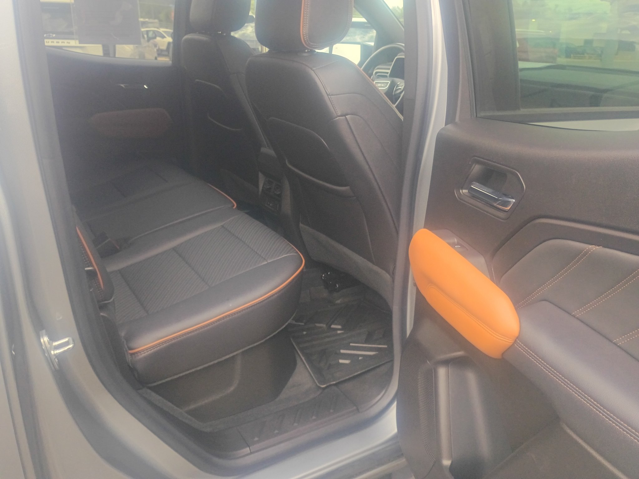 Used 2023 GMC Canyon AT4 w/ AT4 Premium Package AWD/4WD image 14