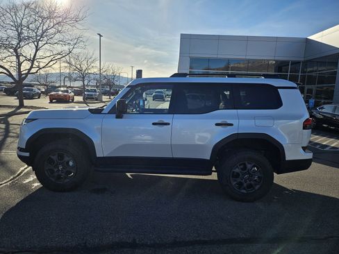 Used 2025 Lexus GX 550 image 9