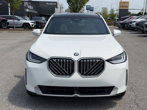 Used 2025 BMW X3 xDrive30i w/ Premium Package AWD/4WD image 3