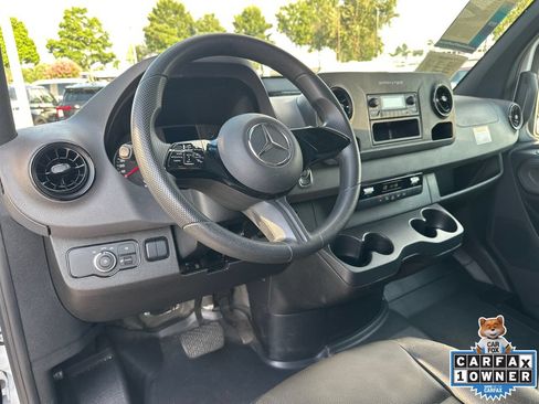 Used 2025 Mercedes-Benz Sprinter 2500 image 21