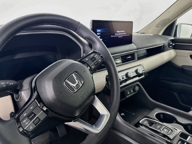 Used 2026 Honda Pilot Touring image 13