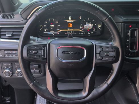 Used 2023 GMC Yukon XL Denali Ultimate AWD/4WD image 9