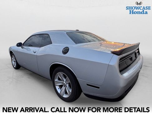 Used 2023 Dodge Challenger SXT RWD image 4