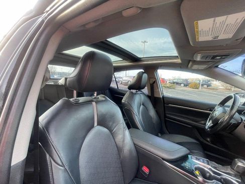 Used 2020 Toyota Camry XSE FWD image 7