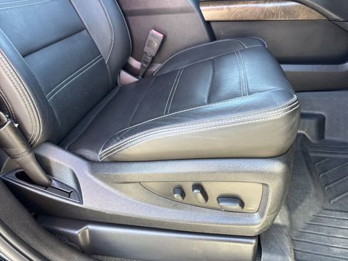 Used 2018 GMC Yukon Denali w/ Denali Ultimate Package image 31