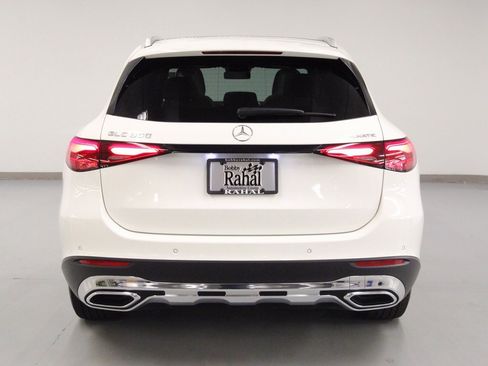 Certified 2025 Mercedes-Benz GLC 300 4MATIC image 6