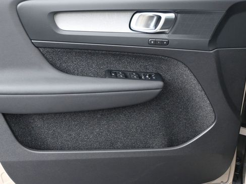 New 2026 Volvo XC40 B5 Core AWD/4WD image 10