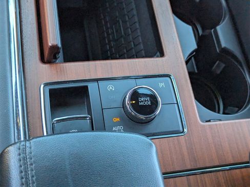 Used 2024 Lincoln Navigator Reserve image 25