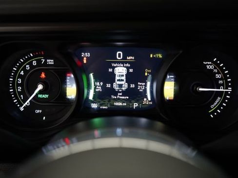 Used 2025 Jeep Wrangler Unlimited Sahara image 20